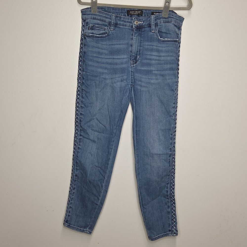 Judy Blue 13/31 braided side seam jeans in a medium Light wash Stretchy JB88468